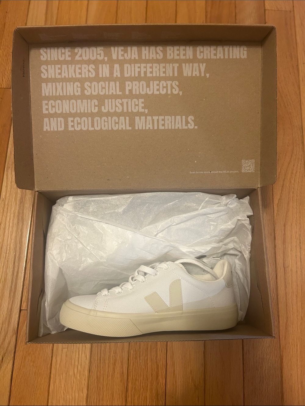 Veja White and Cream Low-Top V-10 Sneaker